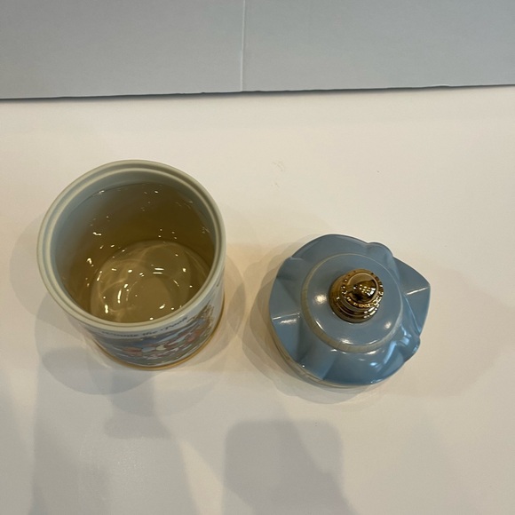 Lenox Fine Porcelain 1997 Disney Classics Winnie the Pooh Sugar Canister - Picture 5 of 6